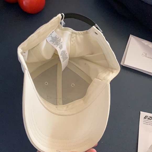 Hat - Picture 3 of 4